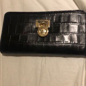 MICHAEL Michael Kors Hamilton Traveler Wallet